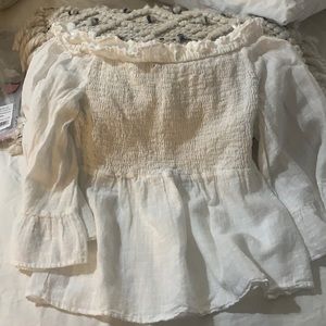 White zares blouse worn once xtra small super cute and flirty